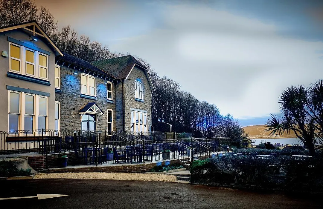 Craigside Manor-1