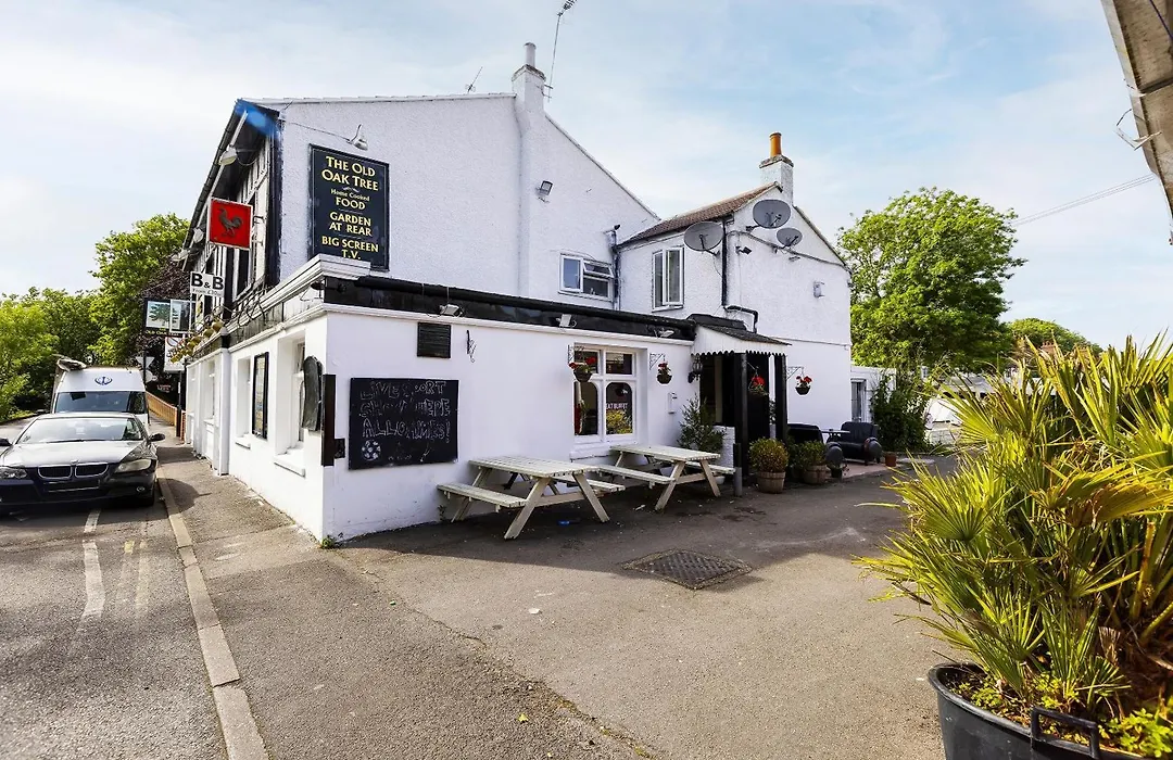 Old Oak Tree Inn-1