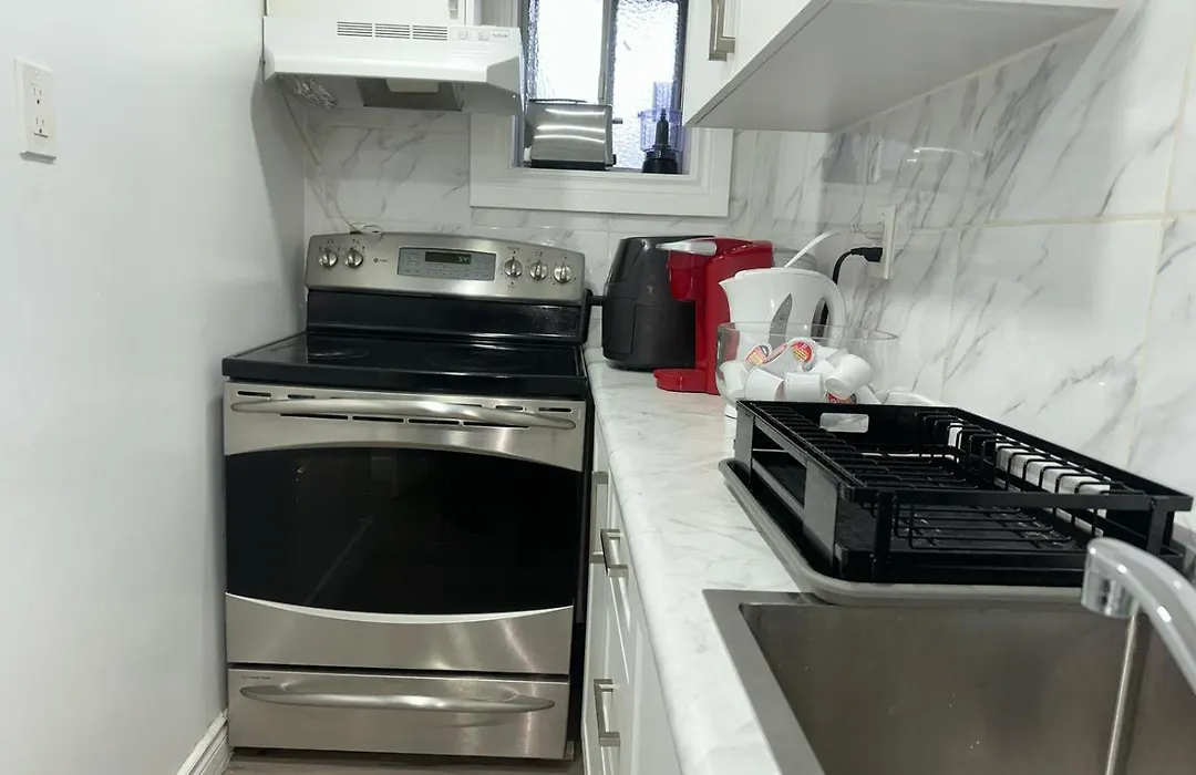 Brawley Avenue Home - Sleep 6-1