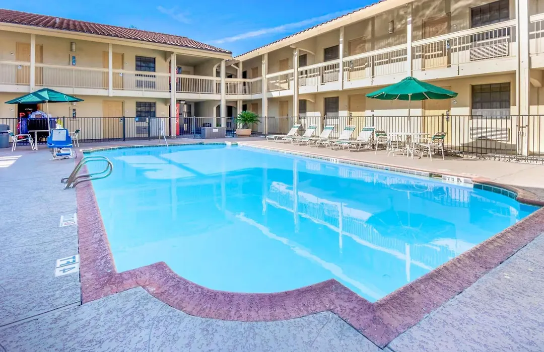 Coratel Inn & Suites By Jasper Wonderland-1