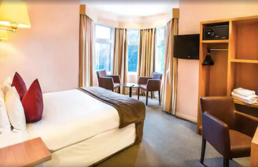 Oyo The Luton Hotel-1
