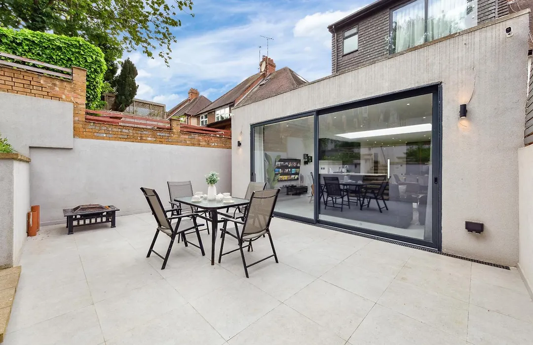 5Br Sleeps 11 Golf Course 2 Min Free Wifi & Parking-1