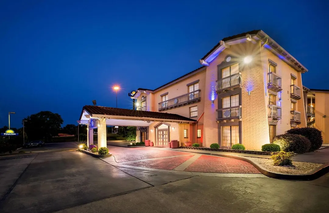 Days Inn By Wyndham Birmingham/West-1
