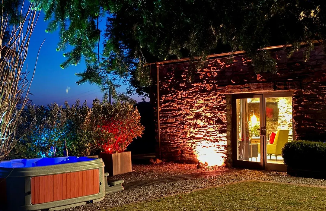 Sunridge Fishing Lodge With Hot Tub & Giant Cinema-1