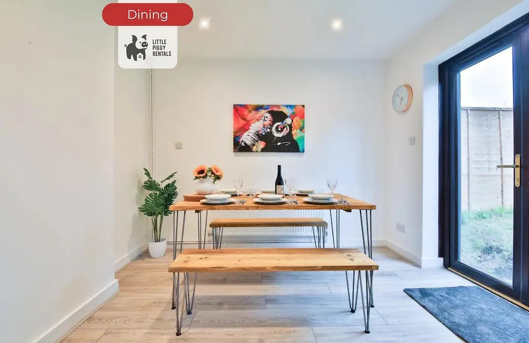 2 -4 Bed Family Home Contractors Parking Wi-Fi-1