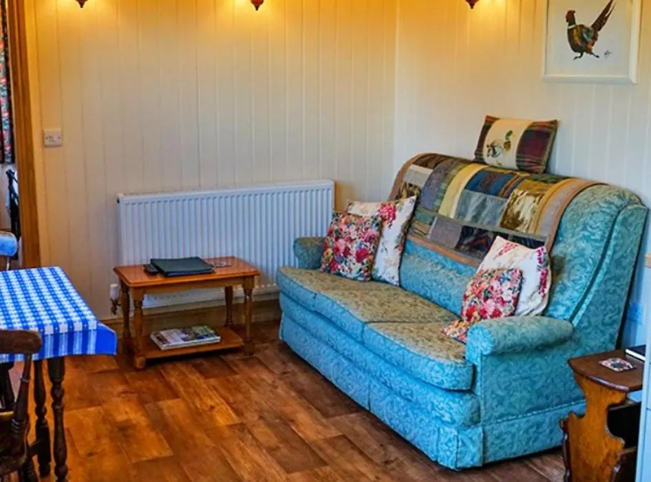 Finest Retreats - Shepherds Lodge At Morrells Wood-1