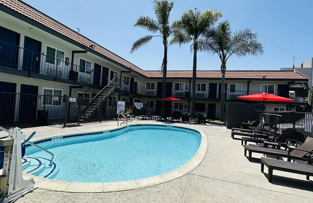 Studio 6 Suites San Ysidro Ca San Diego South Bay-1
