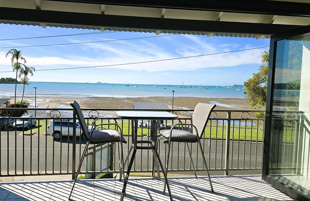 Whitsunday Waterfront Apartments-1