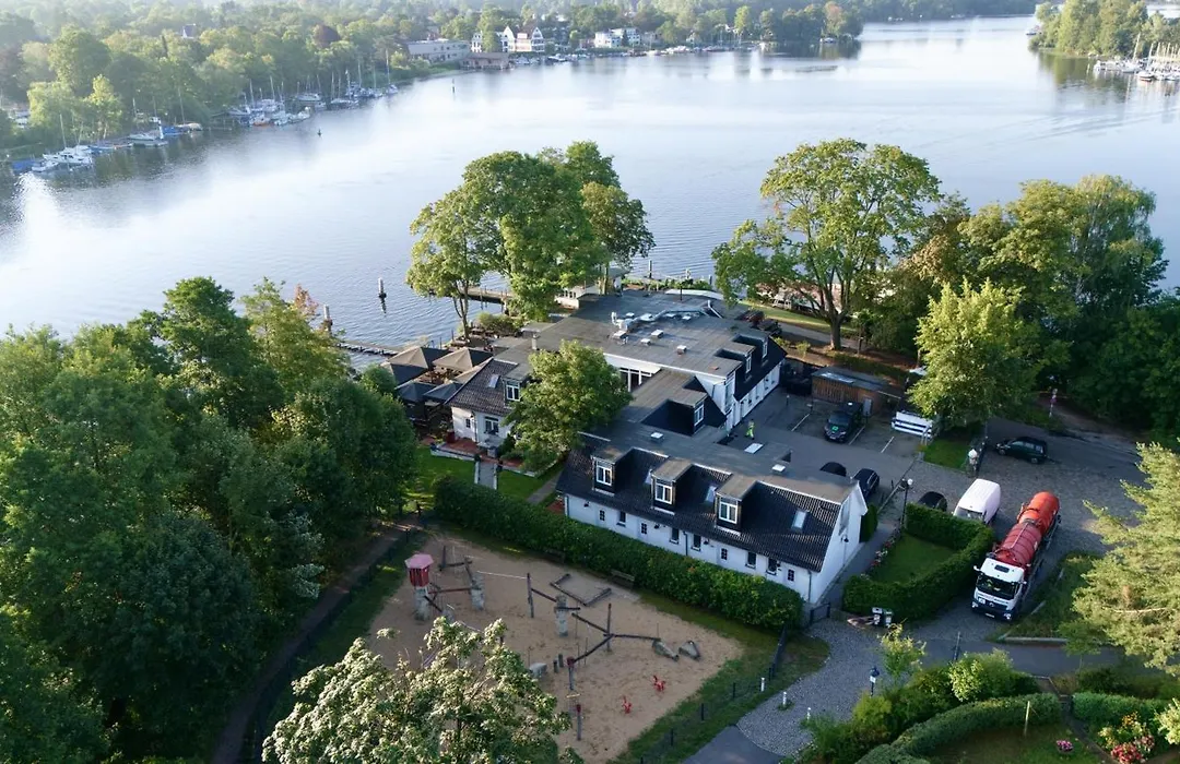Hotel Altes Faehrhaus-1