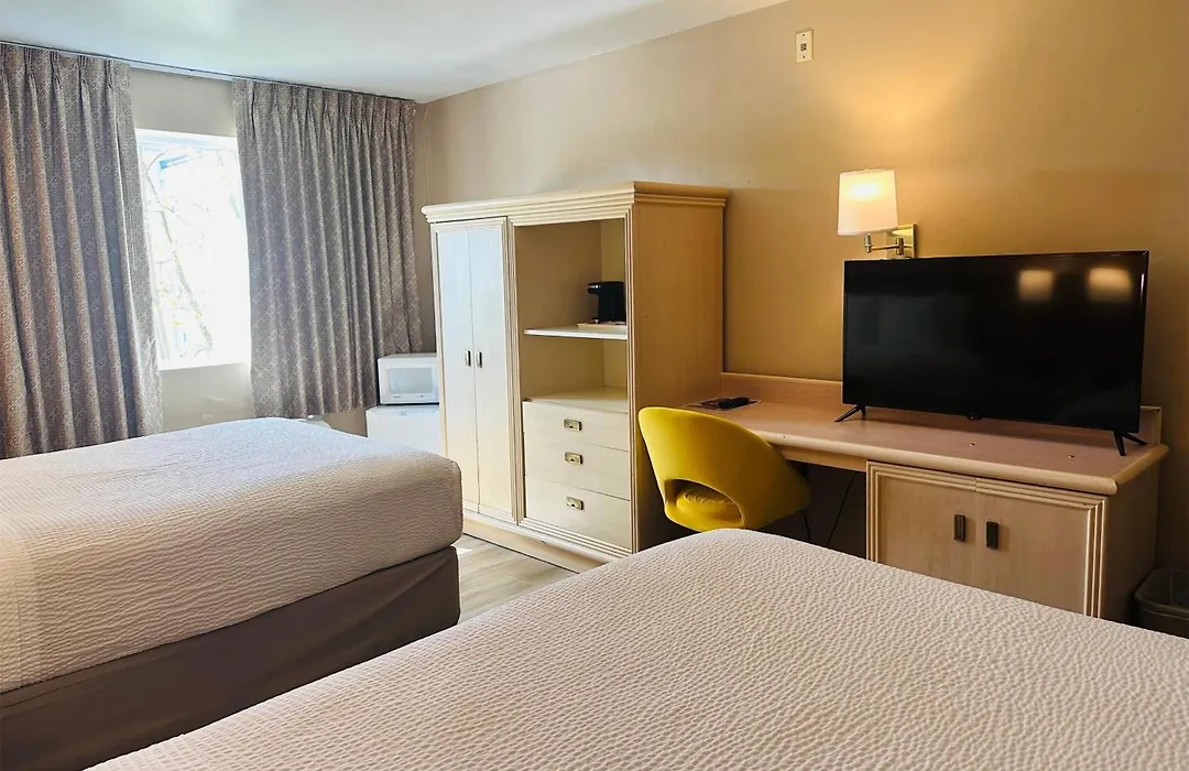 Days Inn By Wyndham Seatac Airport-1