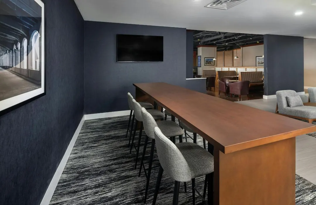 Four Points By Sheraton Kansas City Airport-1