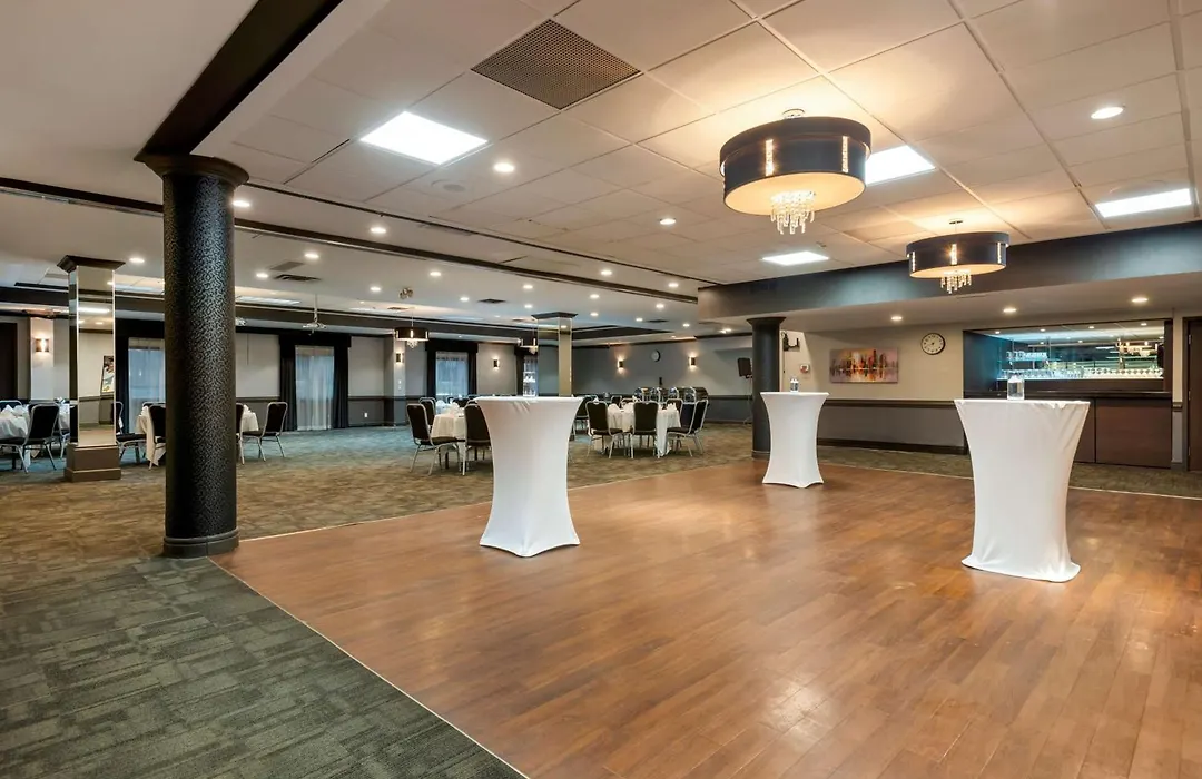 Coast Calgary University Area Hotel By Apa-1