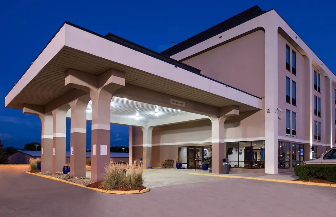 New Victorian Inn & Suites Omaha-1