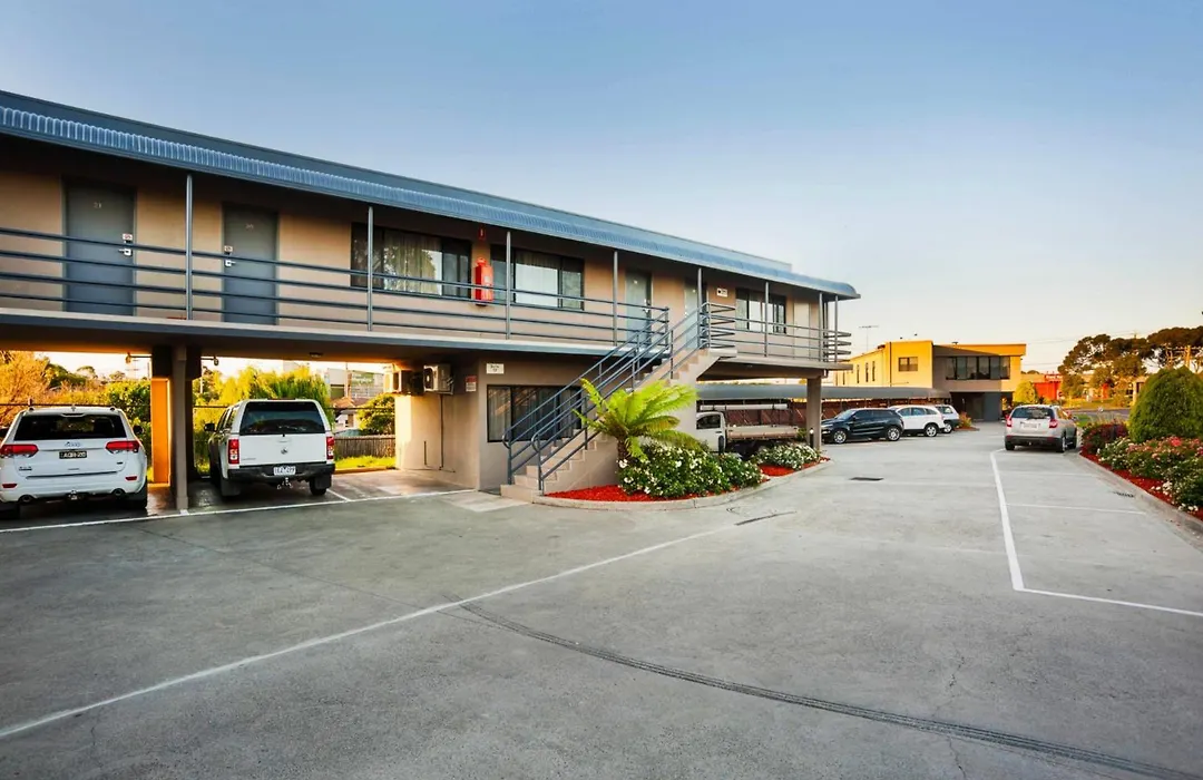 Mahoneys Motor Inn-1