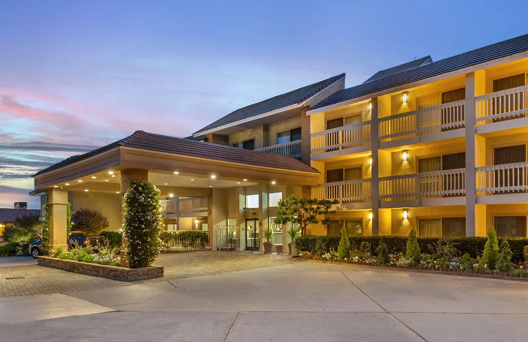 Best Western Plus Monterey Inn-1