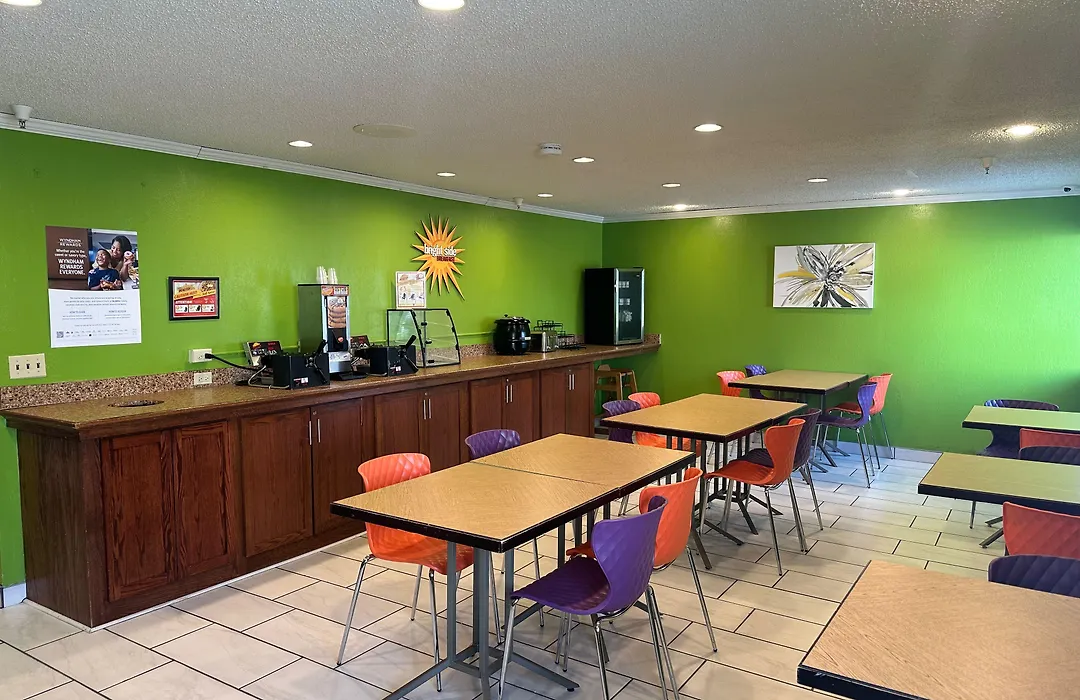 La Quinta Inn By Wyndham Omaha Southwest-1
