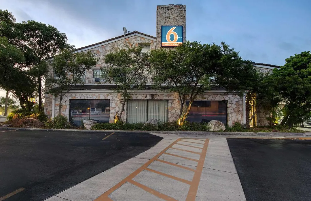 Motel 6-San Antonio, Tx - Northwest Medical Center-1
