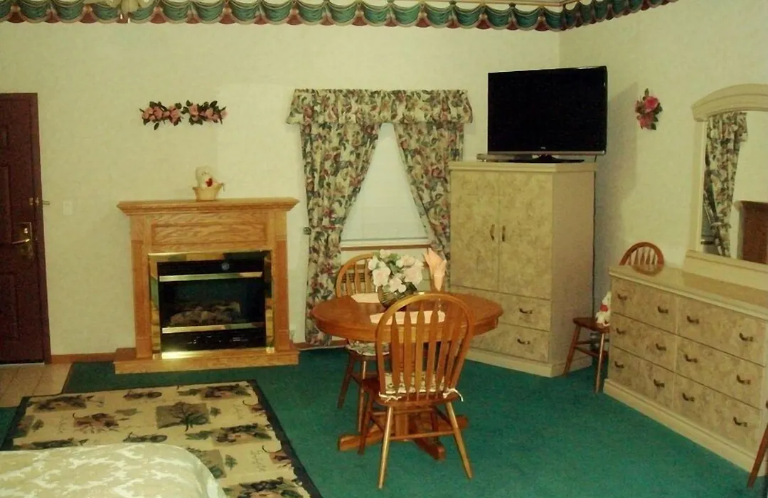 Townhouse Inn & Suites Omaha-1