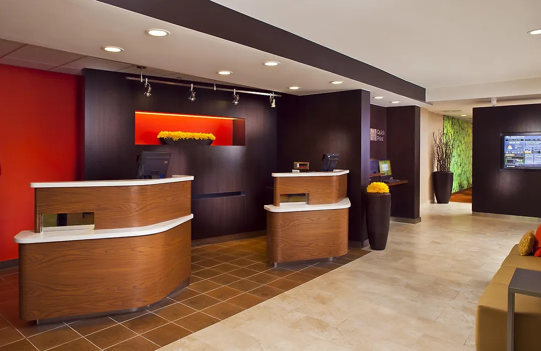 Spark By Hilton Birmingham Colonnade-1