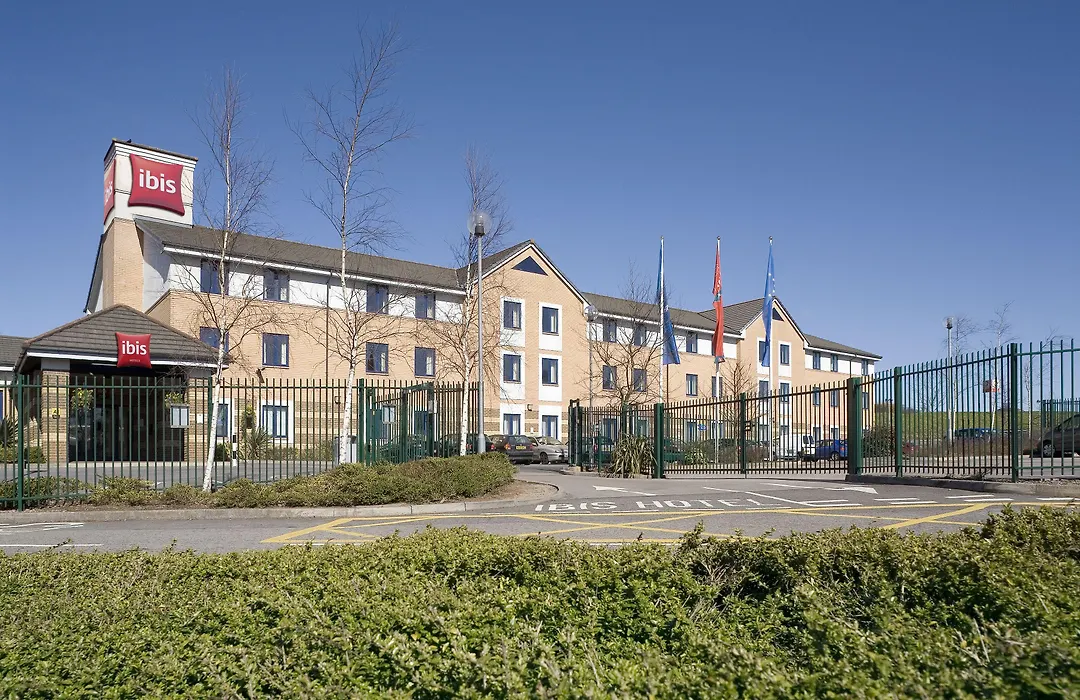 Ibis Cardiff Gate - International Business Park-1