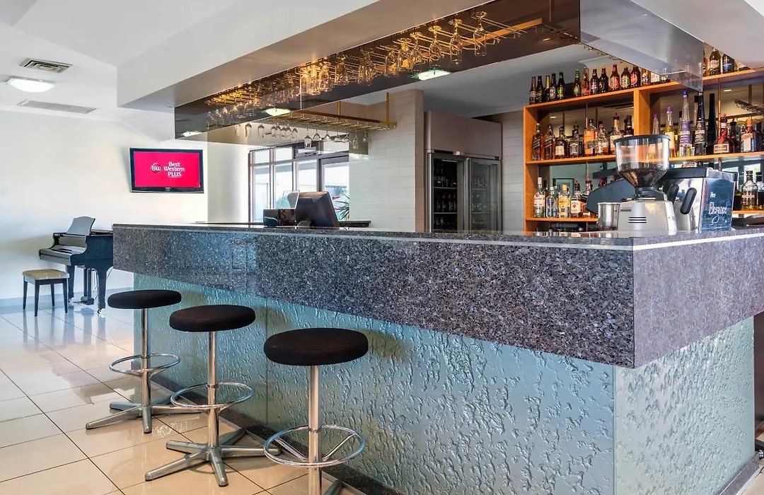 Garden City Hotel, Best Western Signature Collection-1
