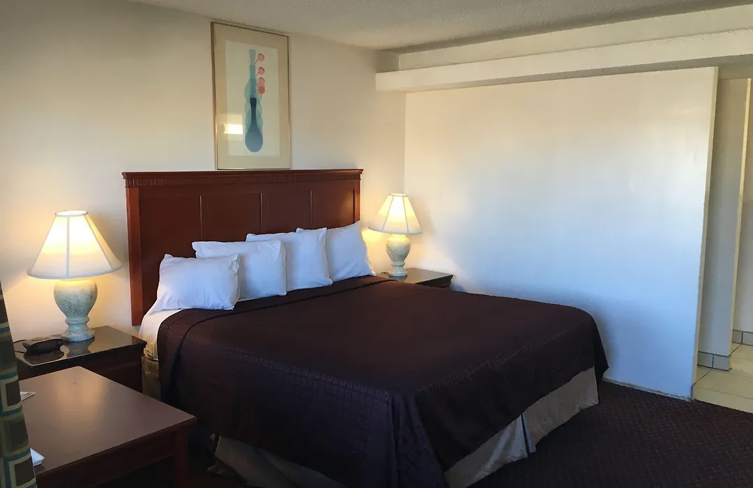 Travelodge By Wyndham San Diego Seaworld-1