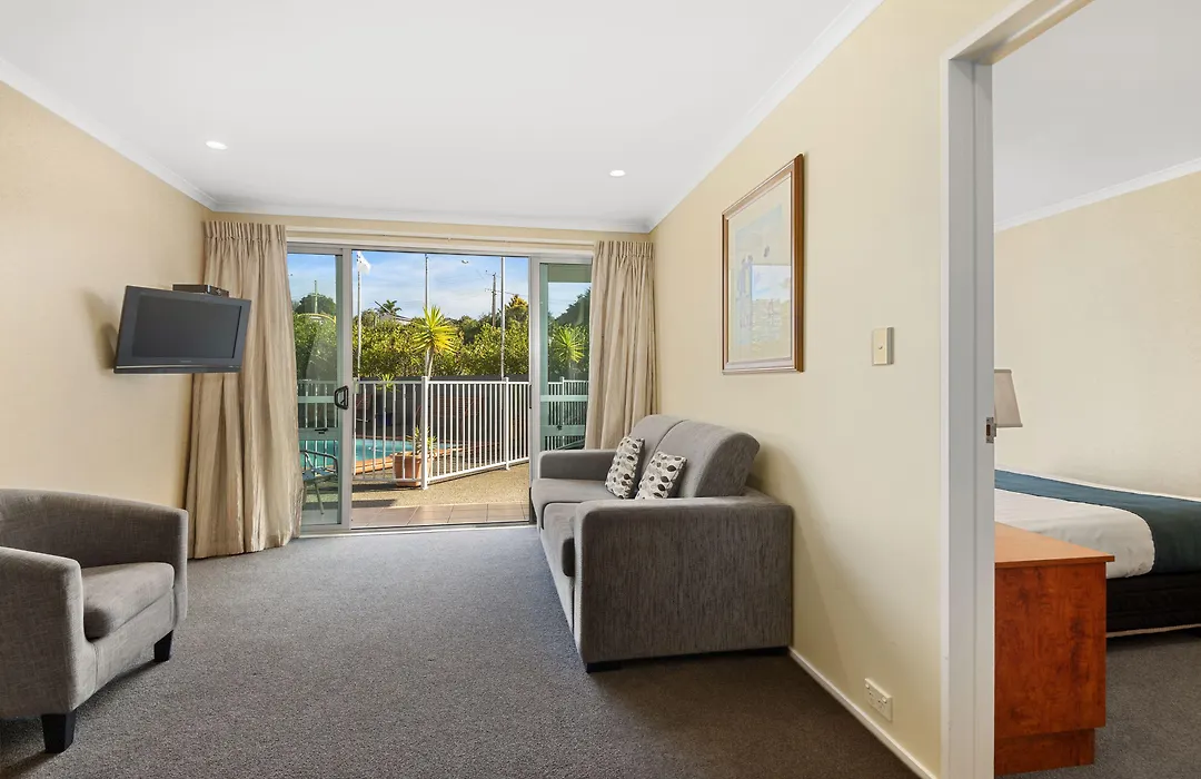 Aristotles North Shore-1