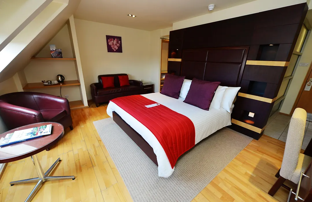 Glynhill Hotel & Spa Near Glasgow Airport-1
