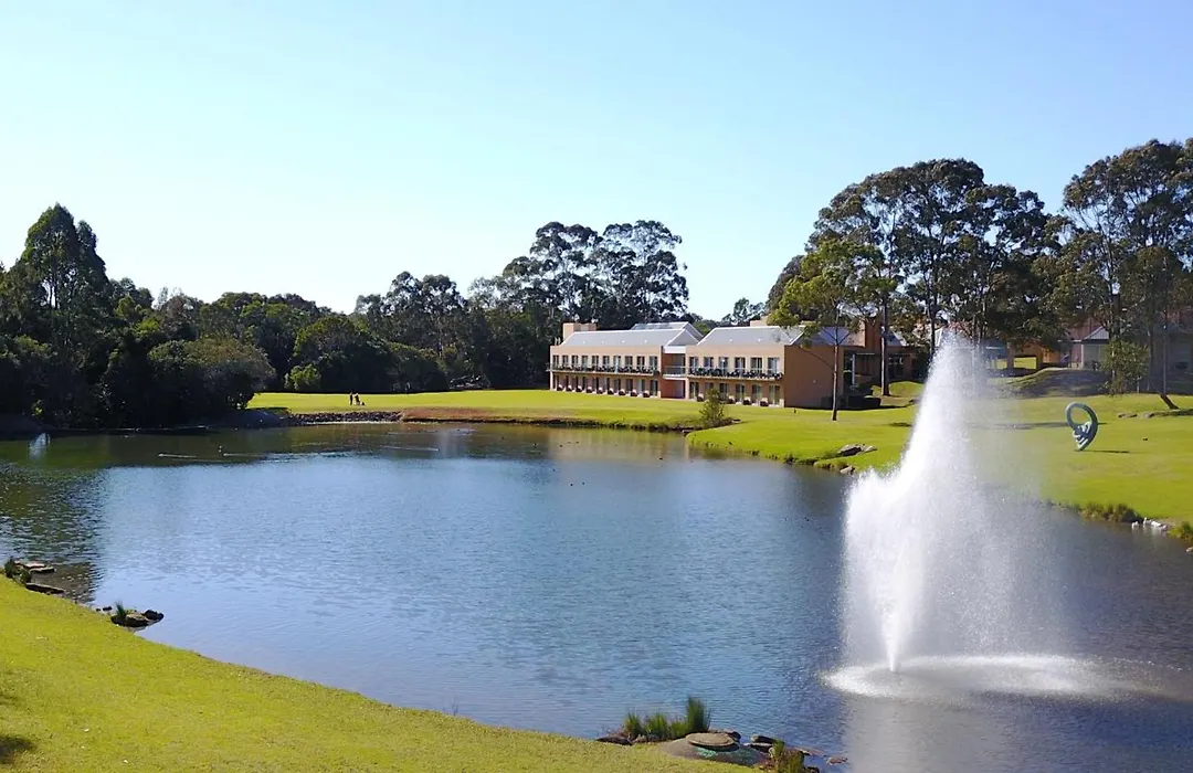 Lakeside Hotel And Conference Centre-1
