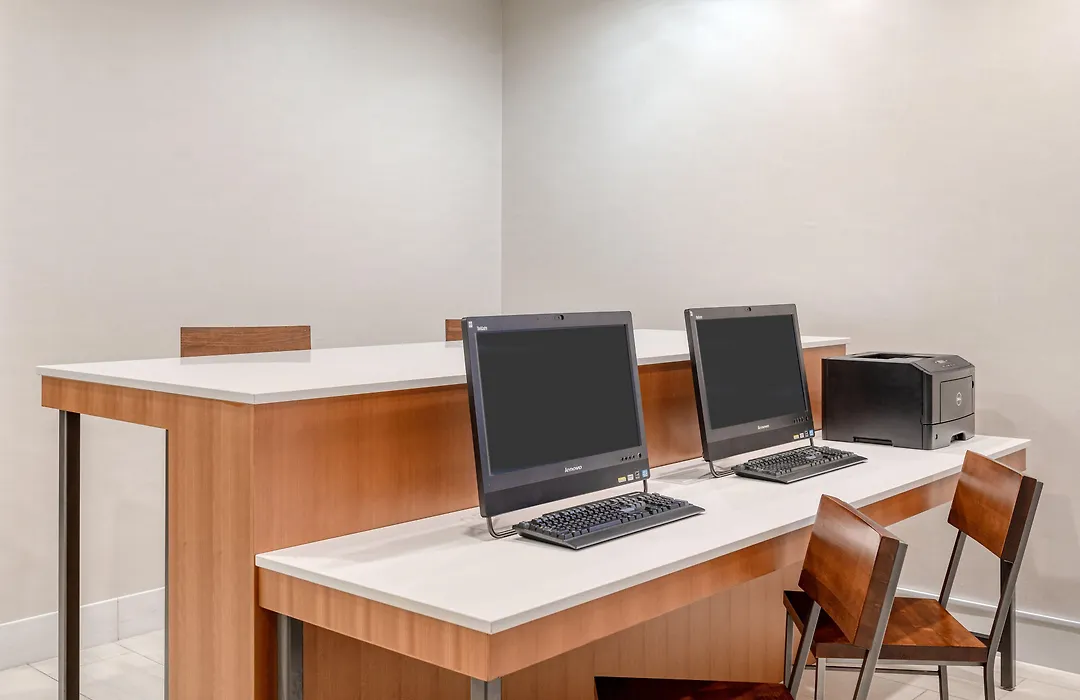 Holiday Inn Express Hotel & Suites Ottawa Airport By Ihg-1