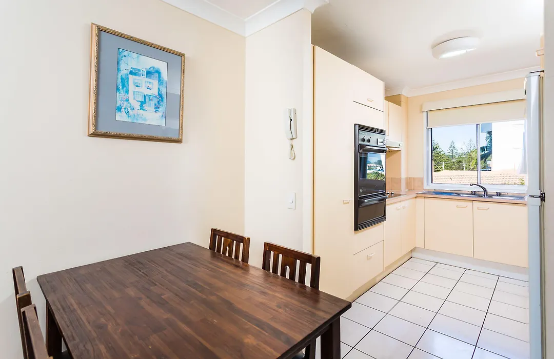 Burleigh Point Holiday Apartments-1