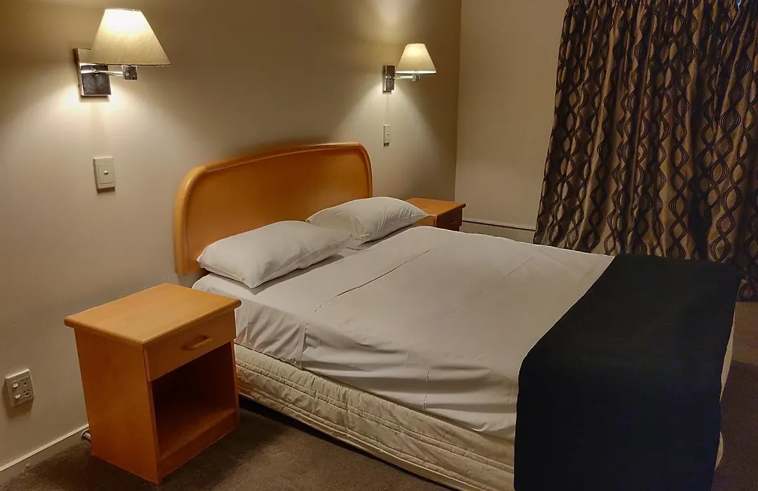 Rayland Epsom Motel-1