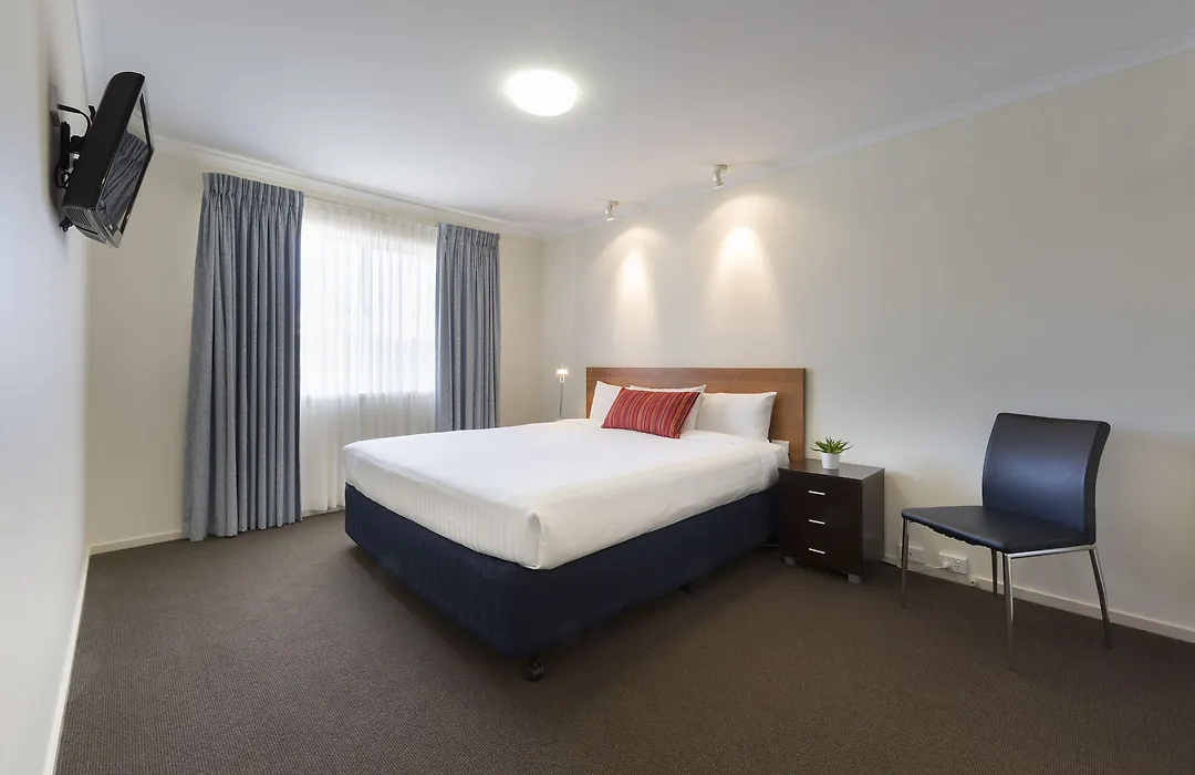 Ramada Encore By Wyndham Belconnen Canberra-1