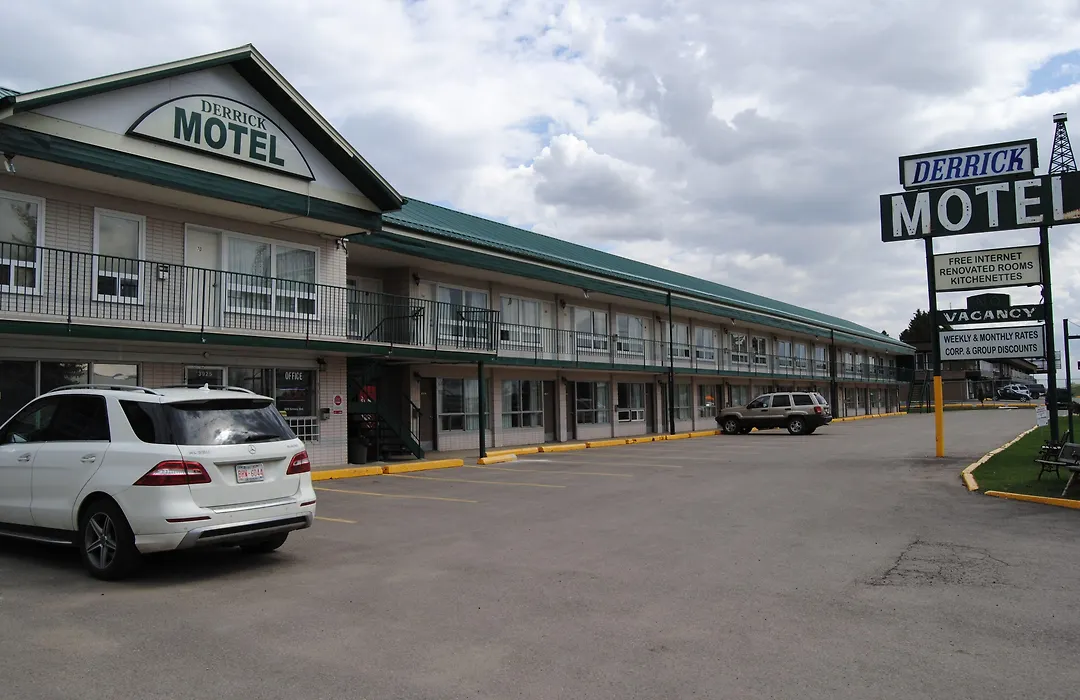 Derrick Motel-1