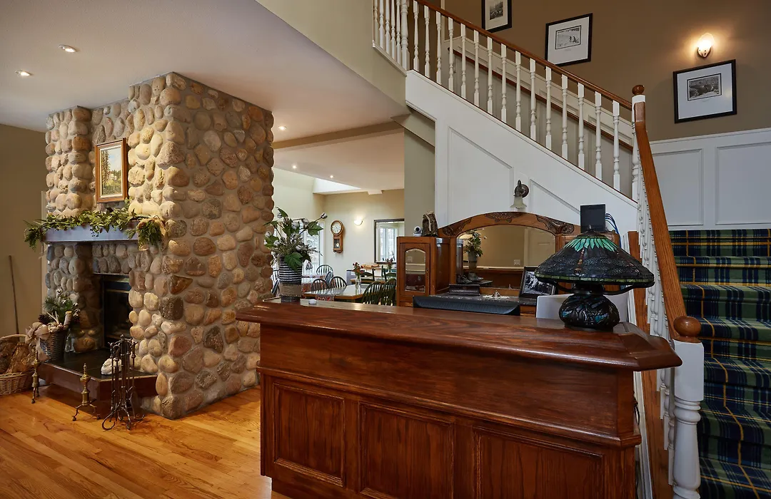 Lady Macdonald Country Inn-1