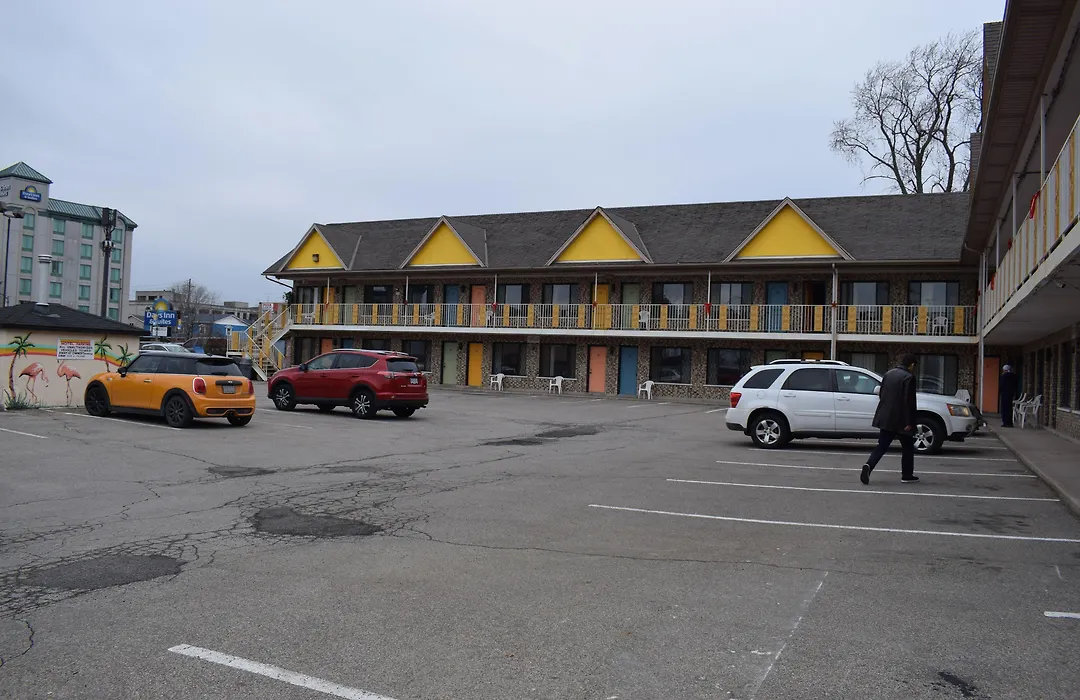 Falls Inn Near Casino Niagara By Oyo-1