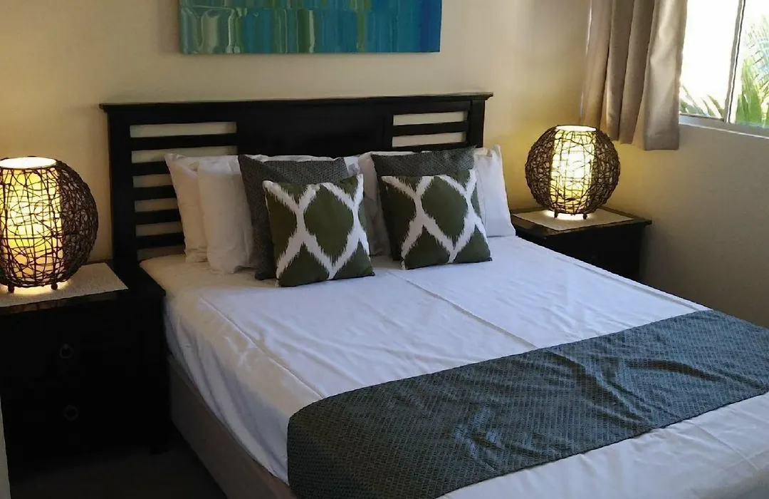 Airlie Central Apartments-1