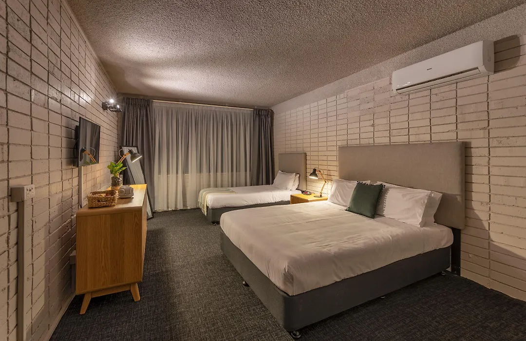 Palms Hotel-1