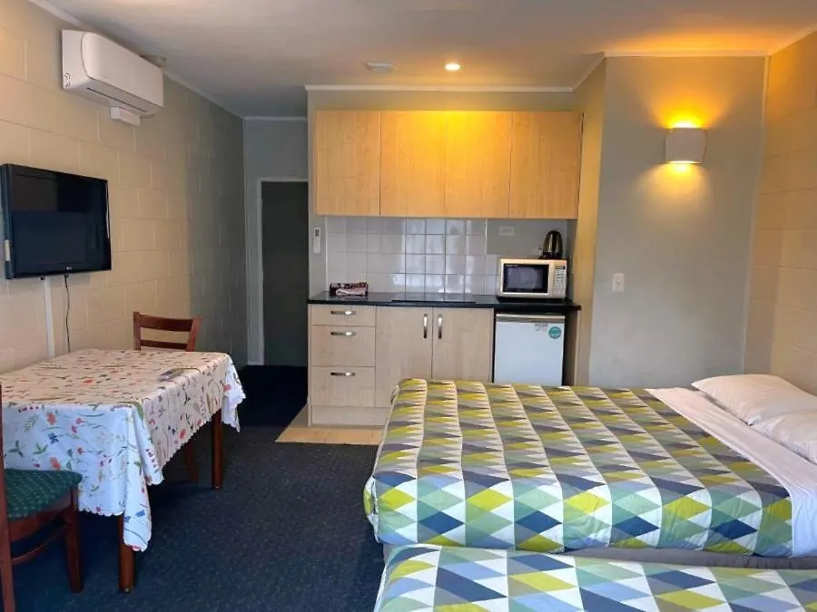 Takanini Park Motor Lodge-1