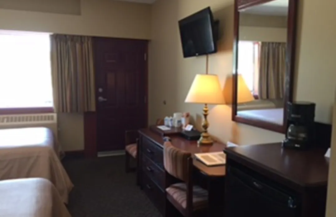 Travelodge By Wyndham Winnipeg Airport West-1