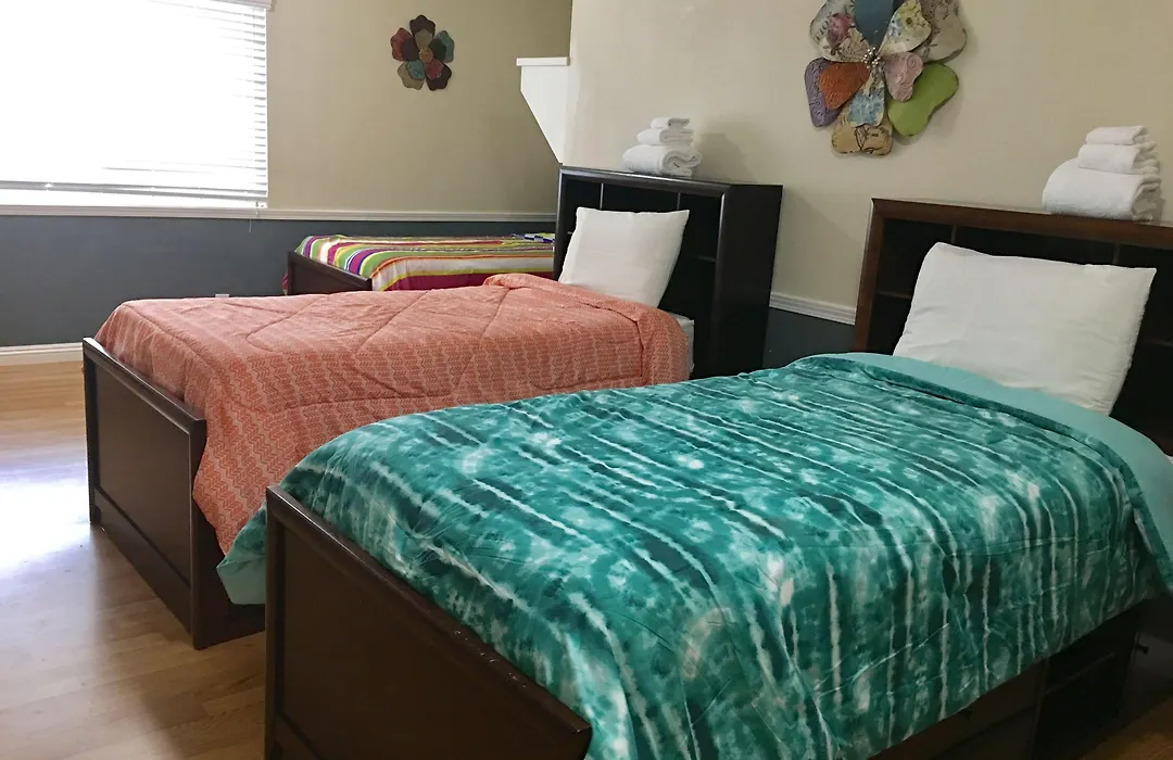 Travelers Bed & Breakfast Hostel-1