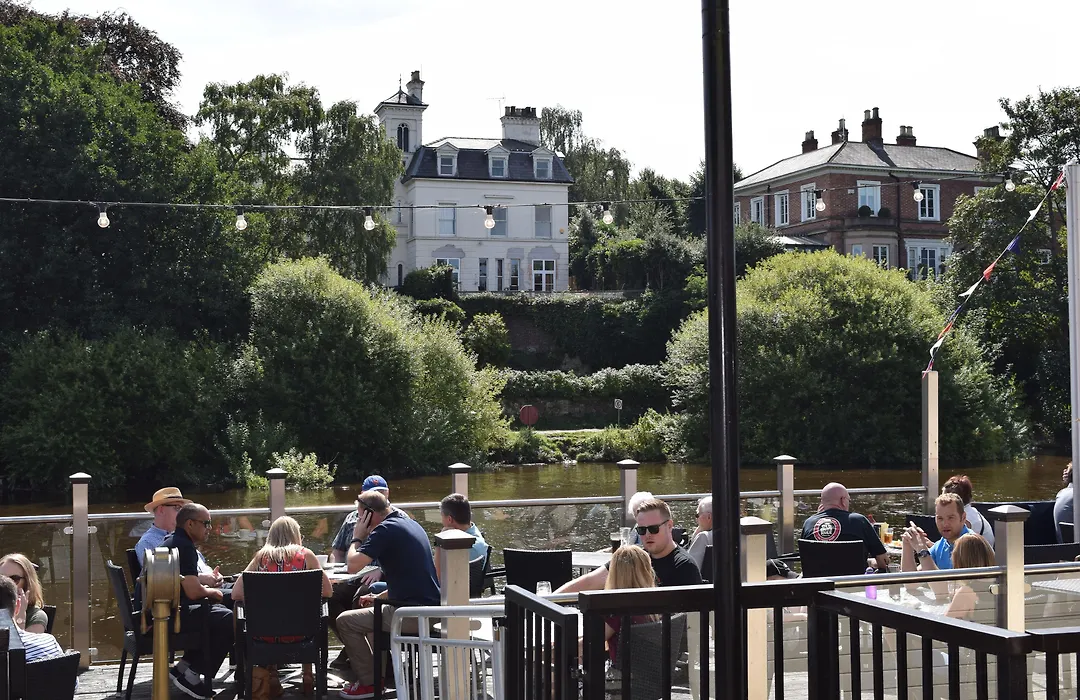 The Boathouse Inn & Riverside Rooms-1