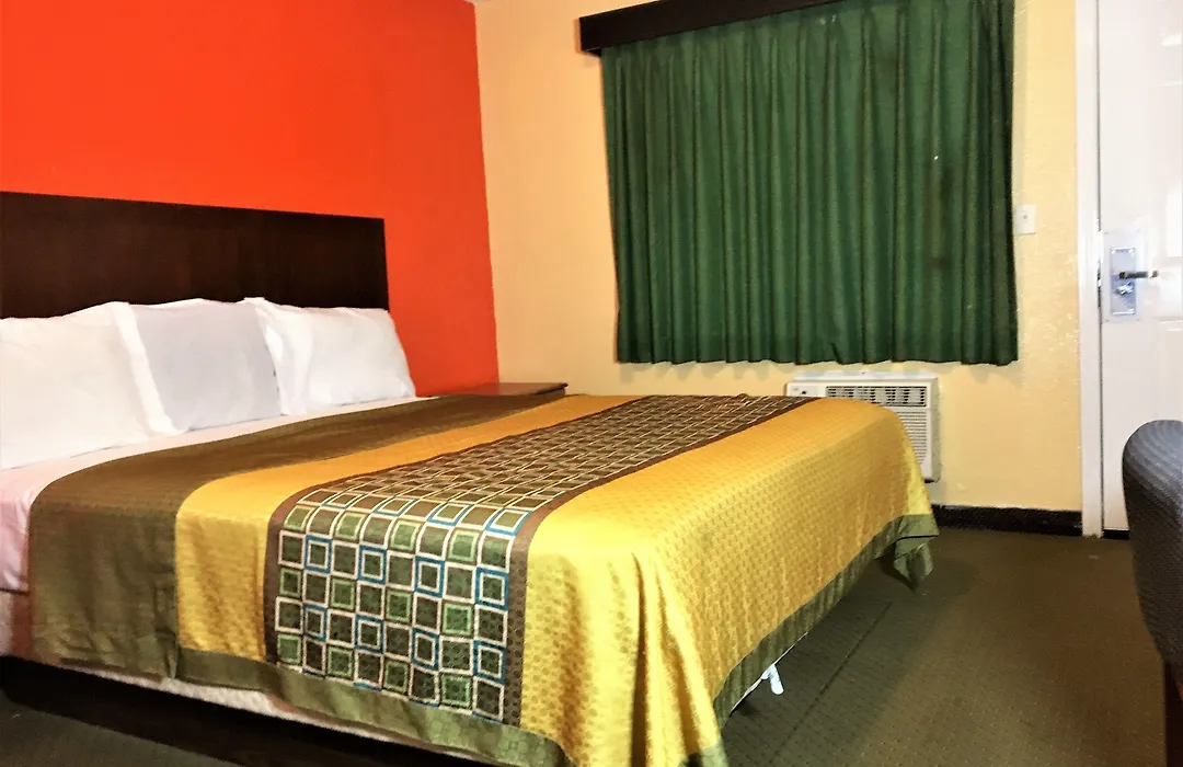 4 Star Motel-1