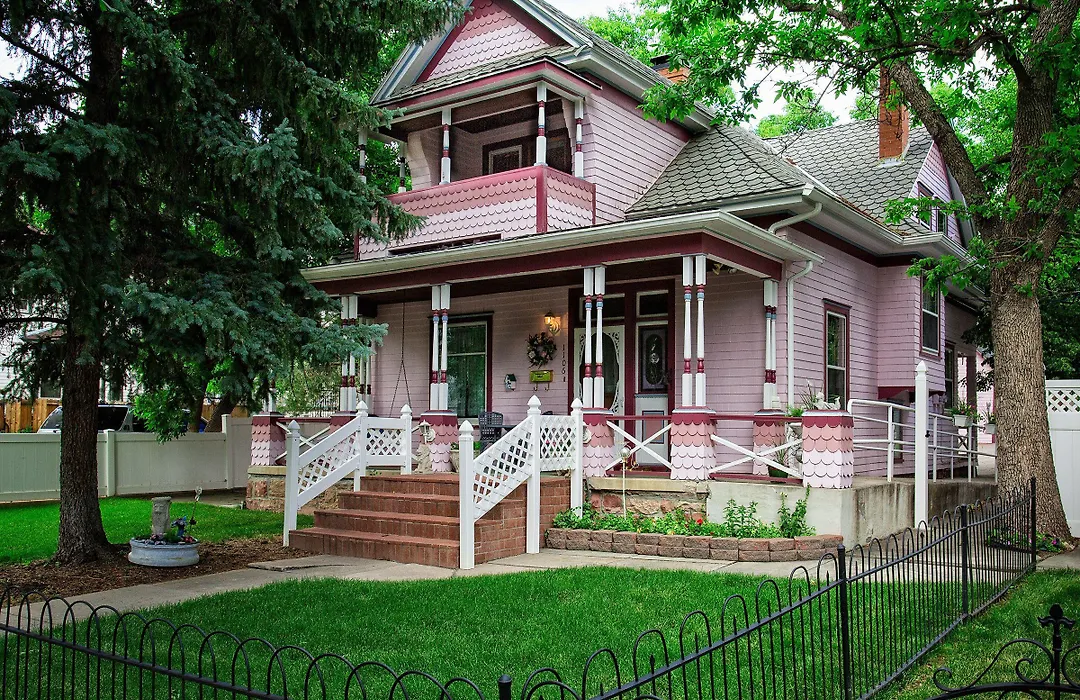 Holden House 1902 Bed & Breakfast Inn-1