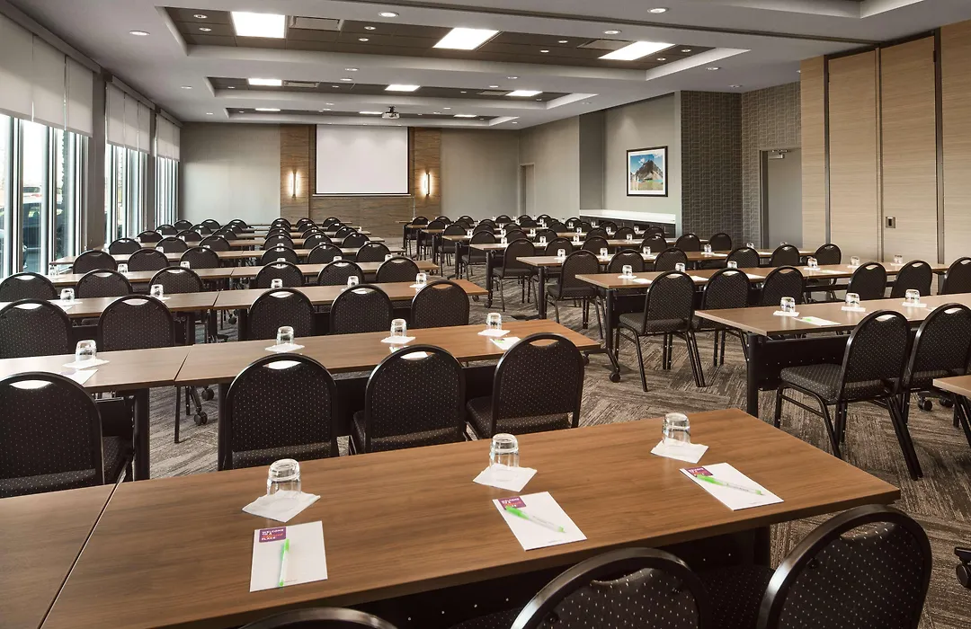 Hyatt Place Calgary Airport-1