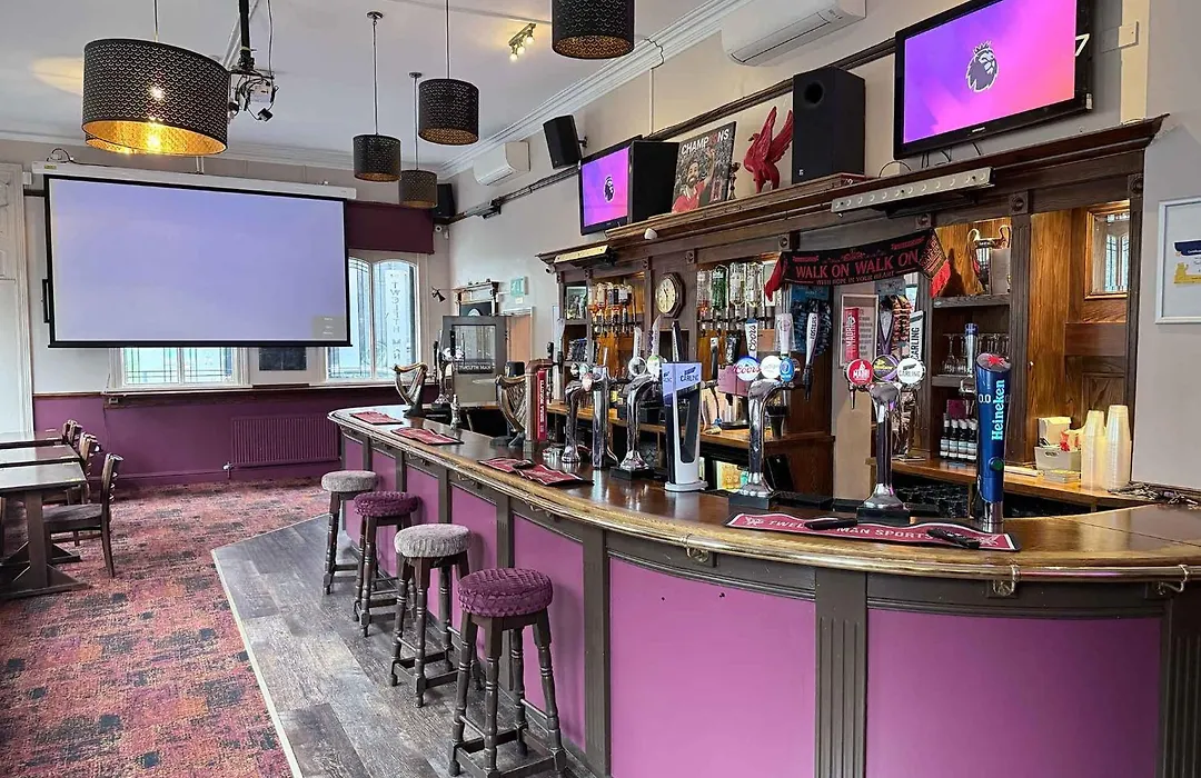 Twelfth Man Accommodation Part Of The Twelfth Man Public House-1
