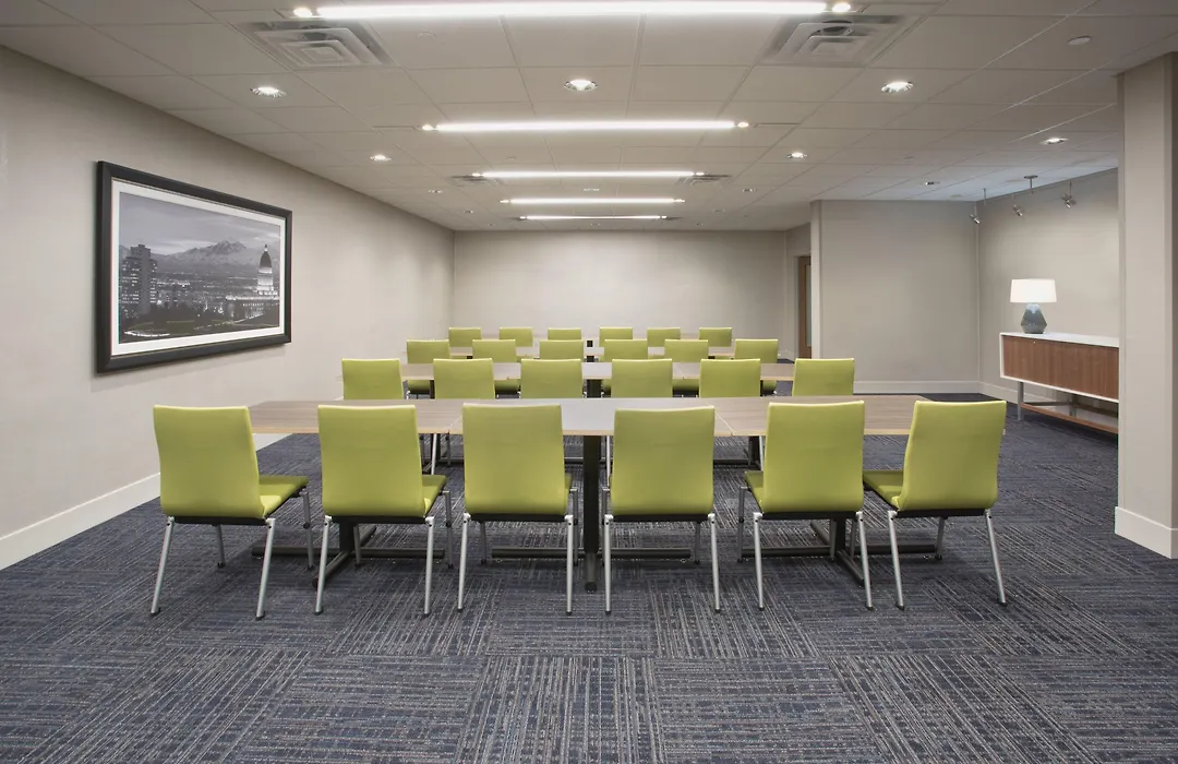 Holiday Inn Express & Suites - Calgary Airport Trail Ne By Ihg-1