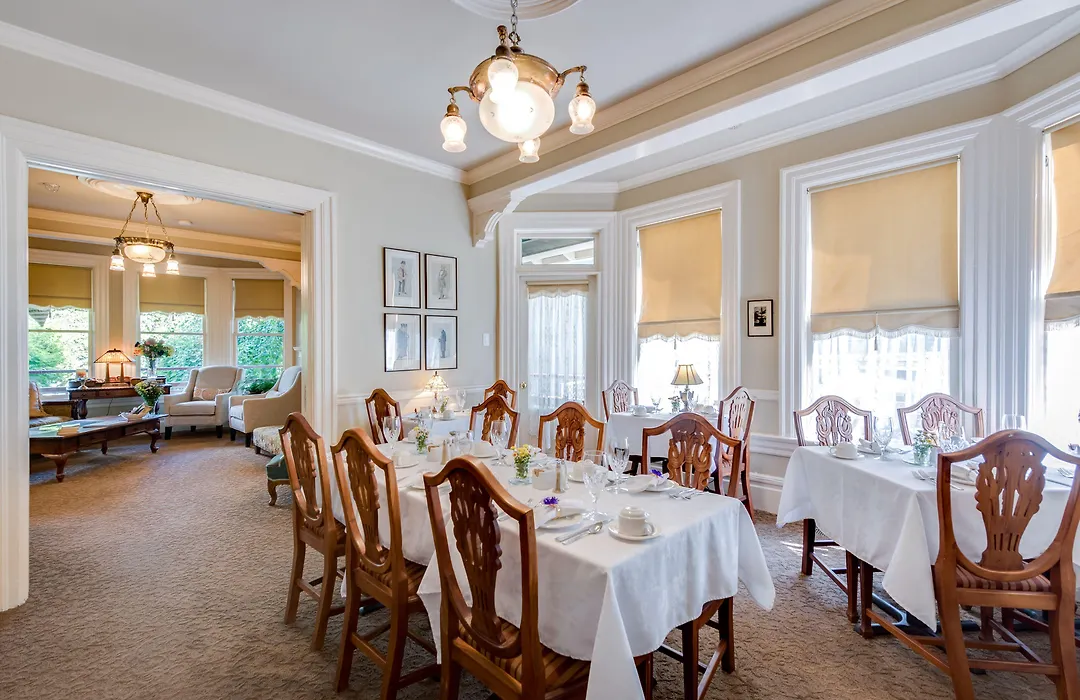 O Canada House Bed & Breakfast-1
