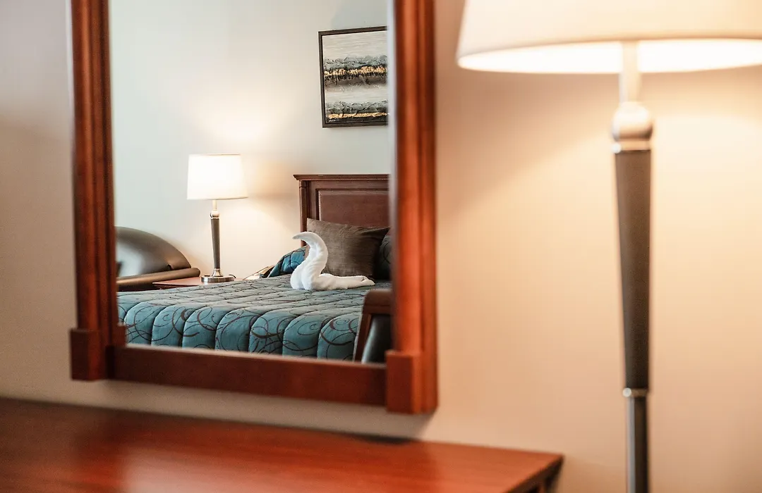 Adam'S Airport Inn-1