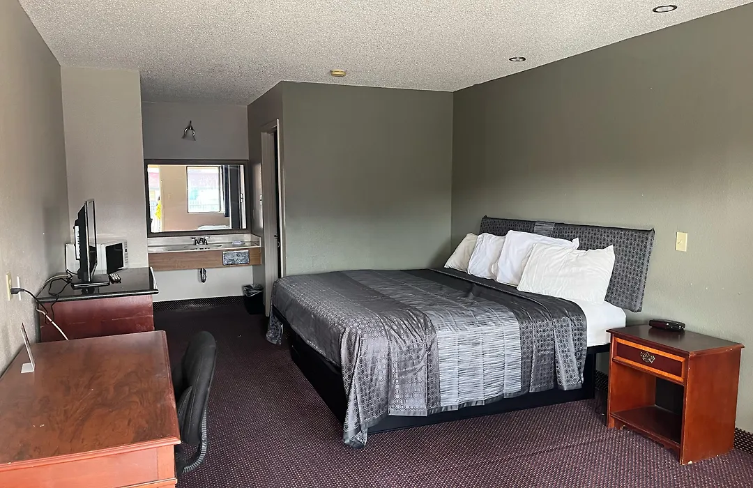 Hallmark Inn And Suites-1